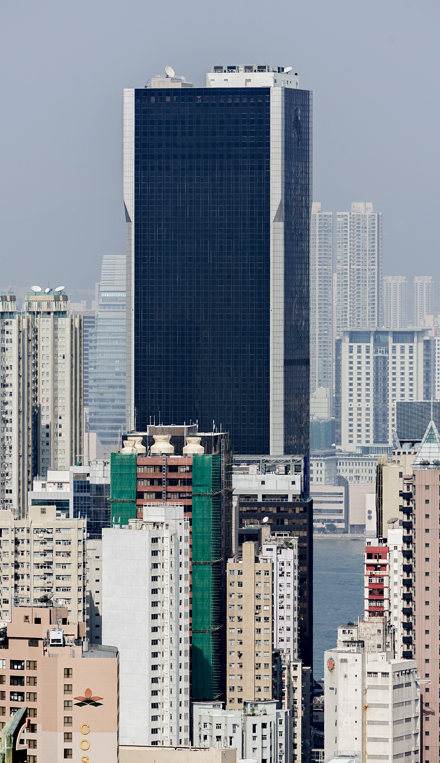 Sun Hung Kai Centre, Hong Kong - View from the south. © Mathias Beinling
